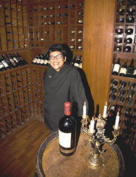 19B 6066   Ritu Dalmia, owner of Diva, an Italian restaurant in Delhi.  &copy; ADAMS / HANSEN STOCK PHOTOS