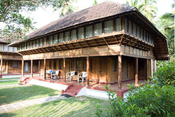 19B 6729   Keralite House, Coconut Lagoon Resort, Kerala.  &copy; ADAMS / HANSEN STOCK PHOTOS
