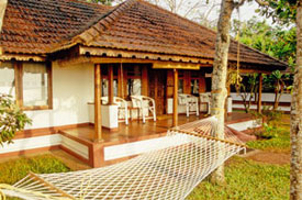 19B 6848   Pool Villa, Coconut Lagoon Resort, Kerala, India.  &copy; ADAMS / HANSEN STOCK PHOTOS