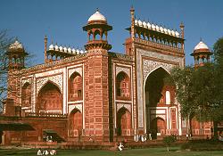 19B 6253    Taj gate.  &copy; ADAMS / HANSEN STOCK PHOTOS