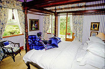 2-16e-N Stafford Villa, luxury lodging on Auckland's North Shore, New Zealand.  &copy; ADAMS / HANSEN STOCK PHOTOS