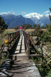 Walking around Lake Matheson near Fox Glacier.  &copy; ADAMS / HANSEN STOCK PHOTOS